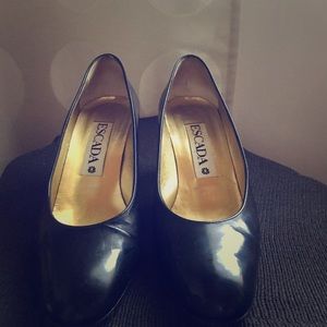 Escada Dark blue almost black and elegant pumps
